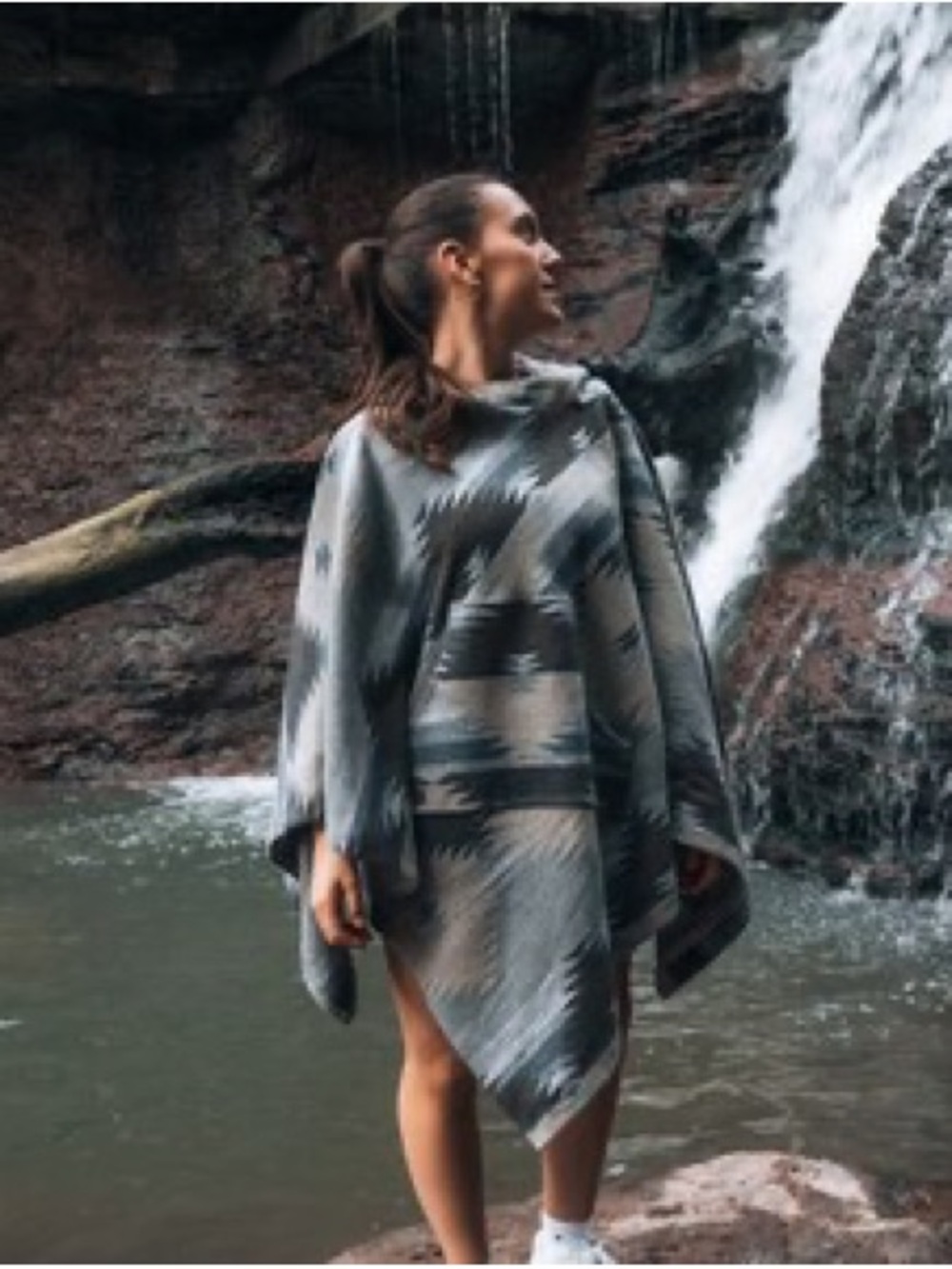 Modest Maverick Poncho Lakeside Pattern